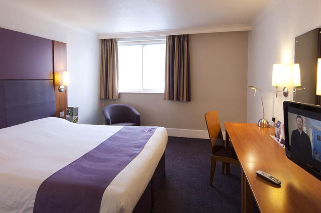 Premier Inn Sittingbourne Kent Δωμάτιο φωτογραφία